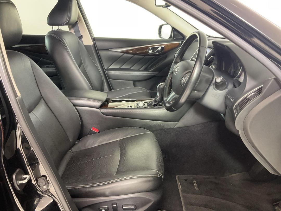 Photo '16' of Nissan Skyline Photo '16' of Nissan Skyline