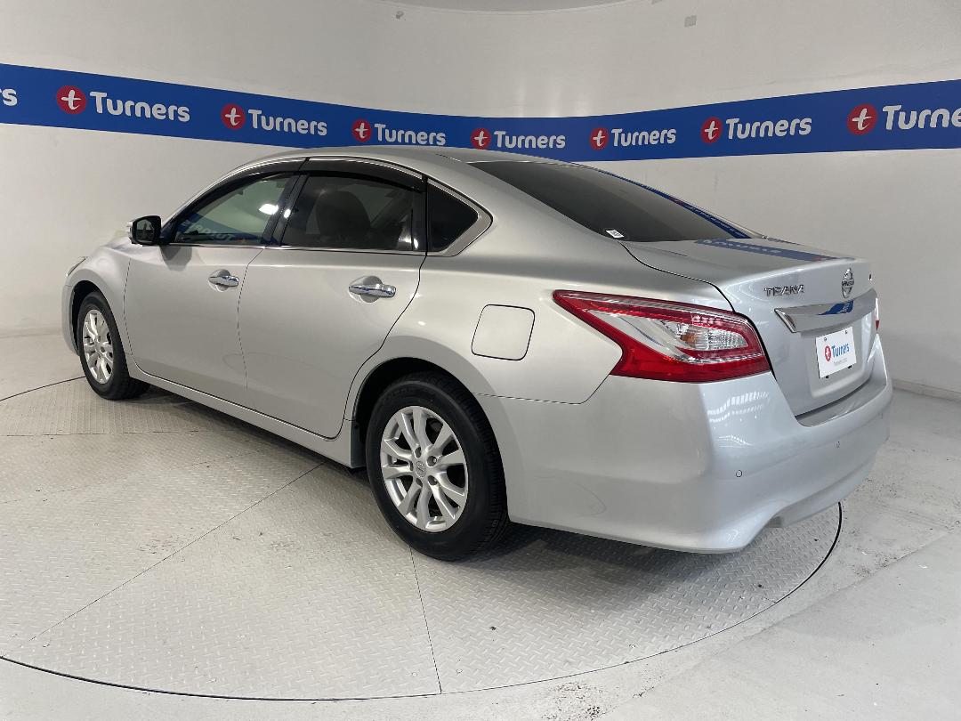 Photo '5' of Nissan Teana