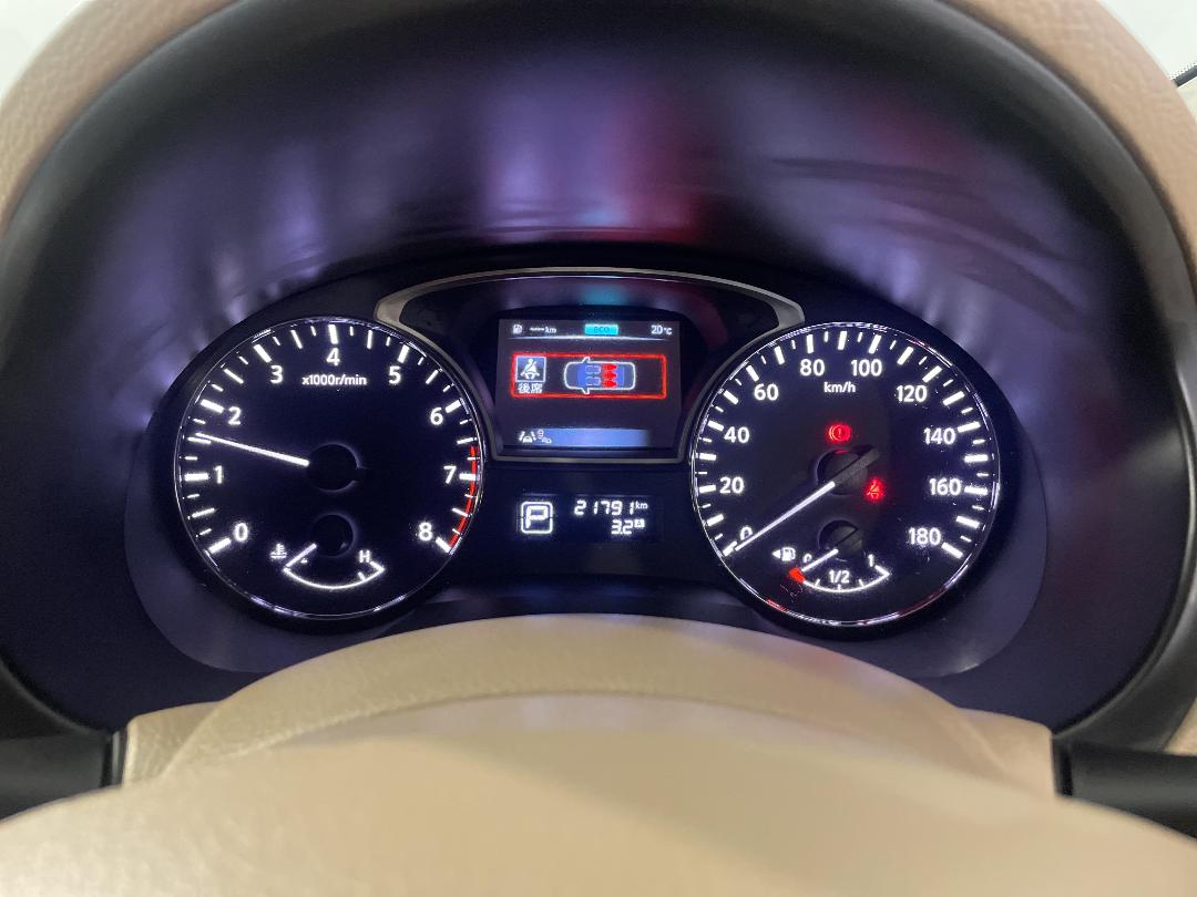 Photo '21' of Nissan Teana