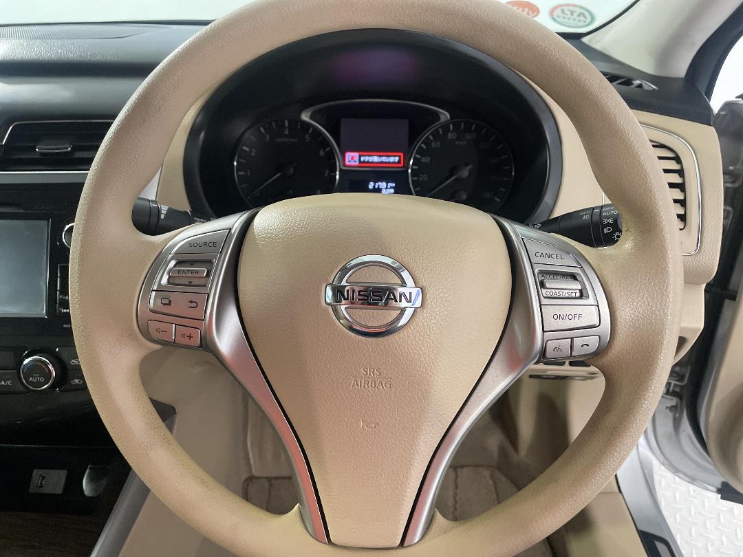 Photo '28' of Nissan Teana