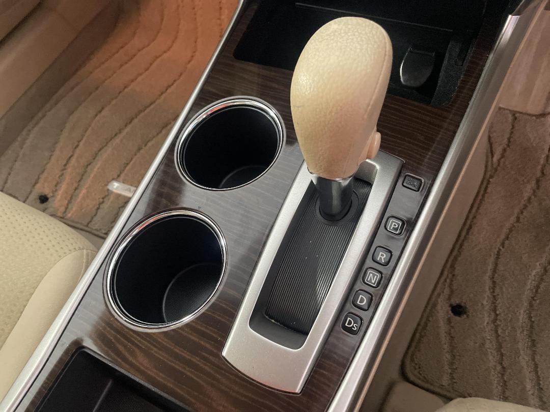 Photo '32' of Nissan Teana