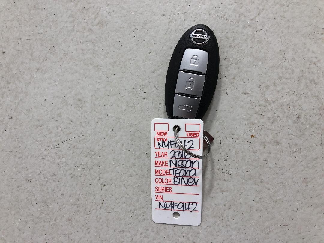 Photo '22' of Nissan Teana Photo '22' of Nissan Teana