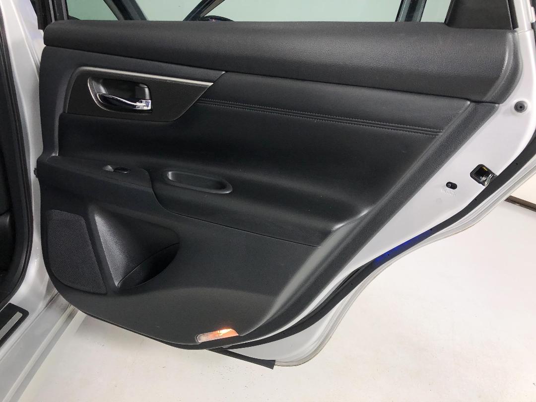 Photo '19' of Nissan Teana Photo '19' of Nissan Teana