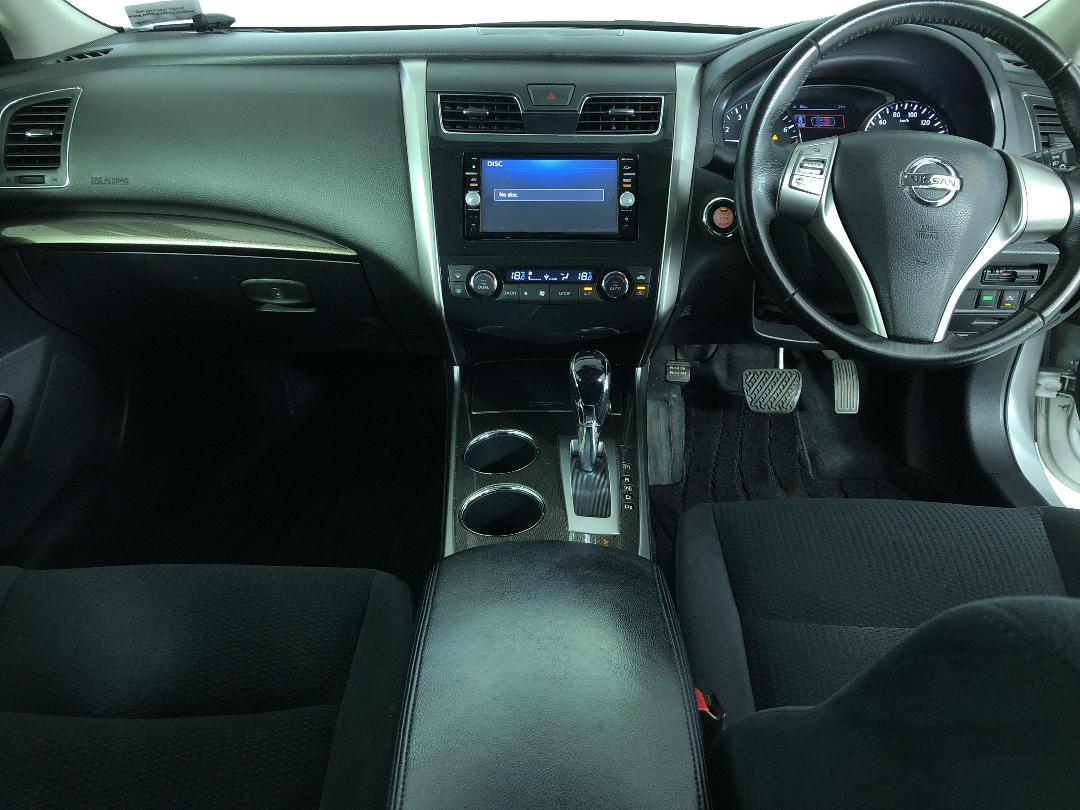 Photo '17' of Nissan Teana Photo '17' of Nissan Teana