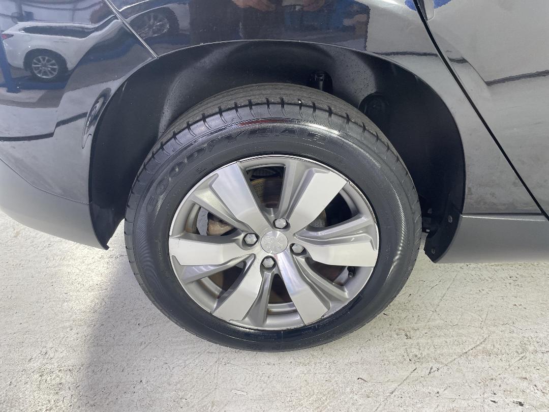 Photo '12' of Peugeot 2008 Photo '12' of Peugeot 2008