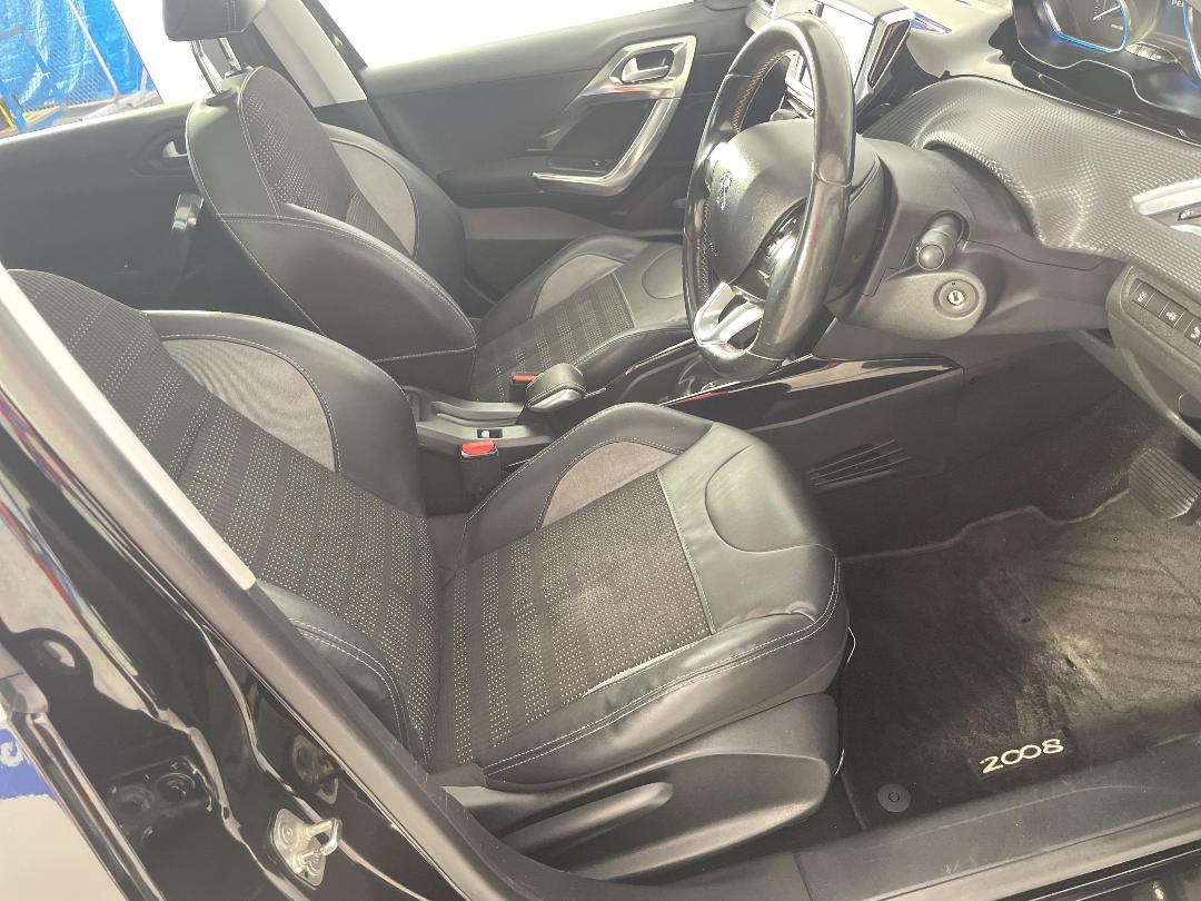 Photo '16' of Peugeot 2008 Photo '16' of Peugeot 2008