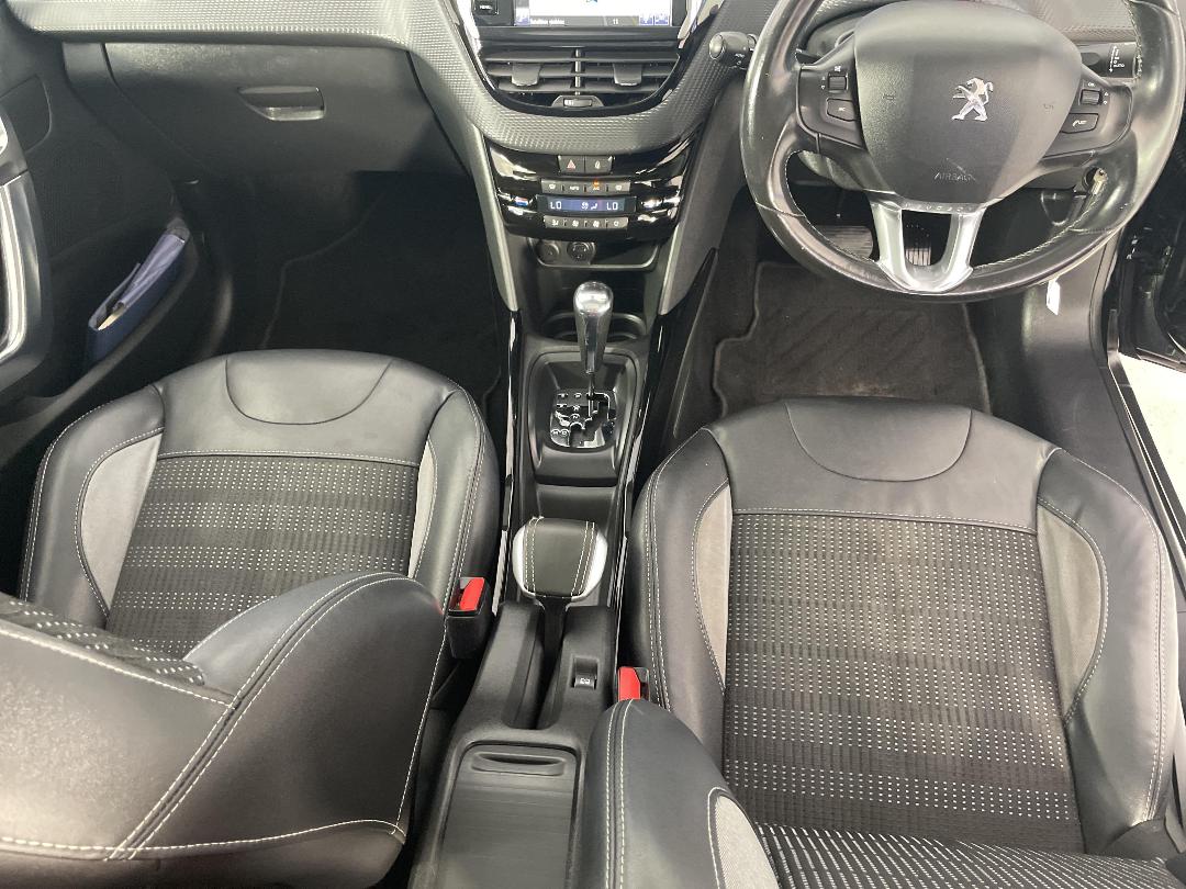 Photo '18' of Peugeot 2008 Photo '18' of Peugeot 2008