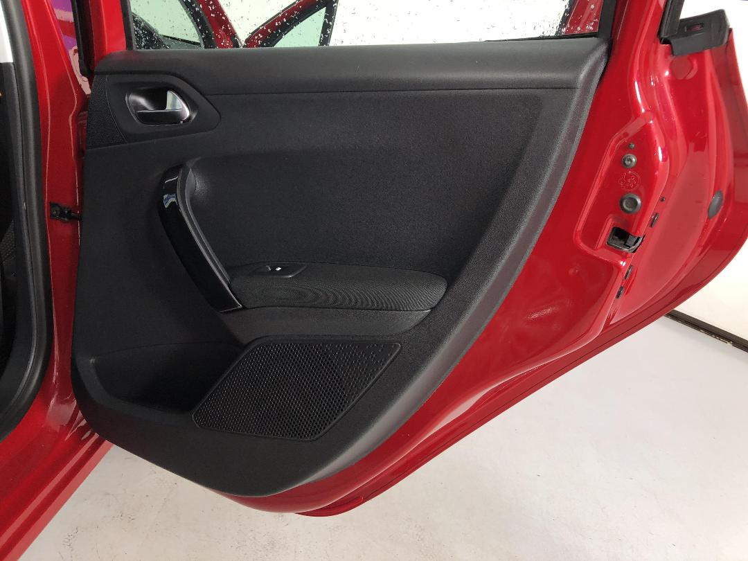 Photo '19' of Peugeot 208