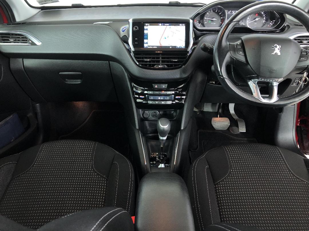 Photo '17' of Peugeot 208