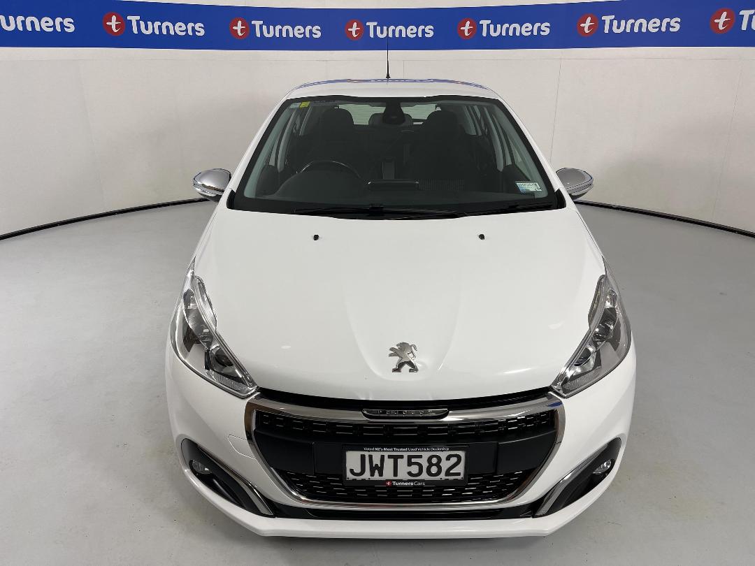 Photo '2' of Peugeot 208