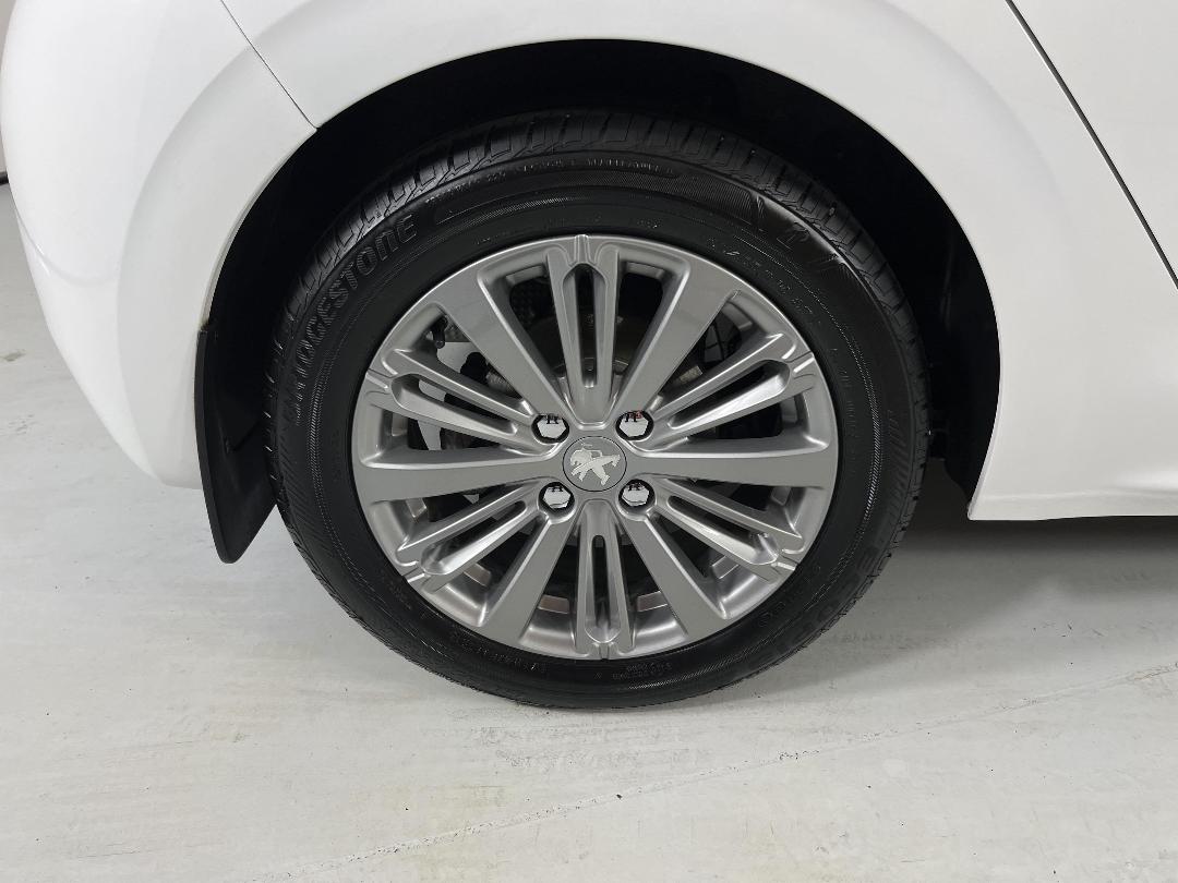 Photo '12' of Peugeot 208