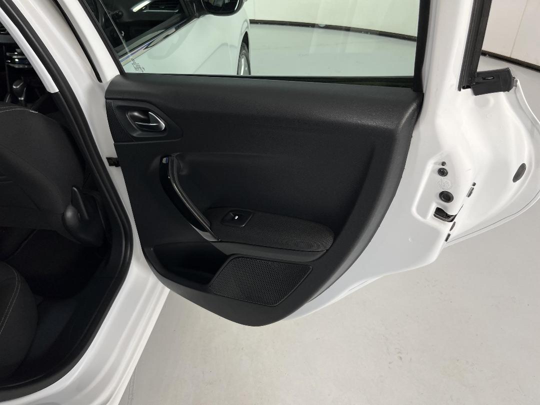 Photo '19' of Peugeot 208