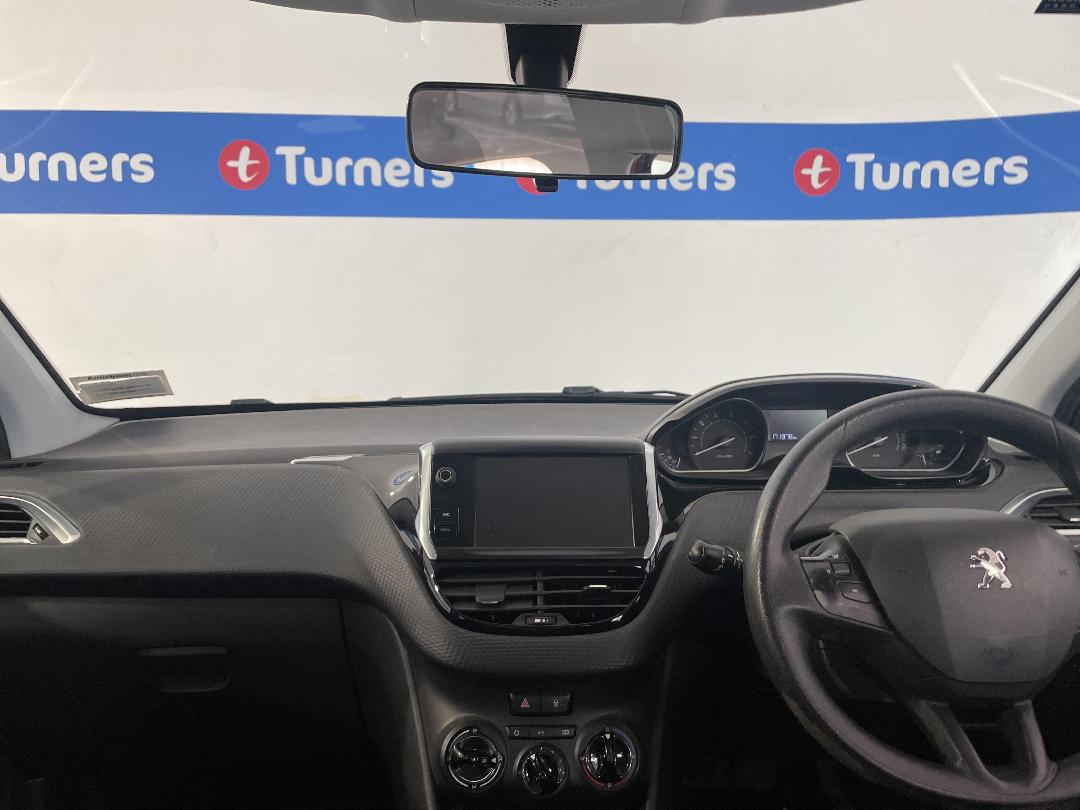 Photo '17' of Peugeot 208