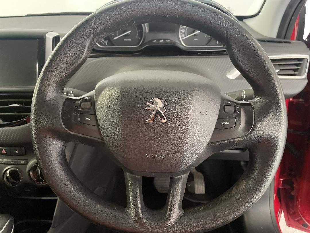 Photo '27' of Peugeot 208