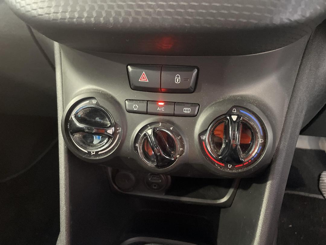 Photo '29' of Peugeot 208