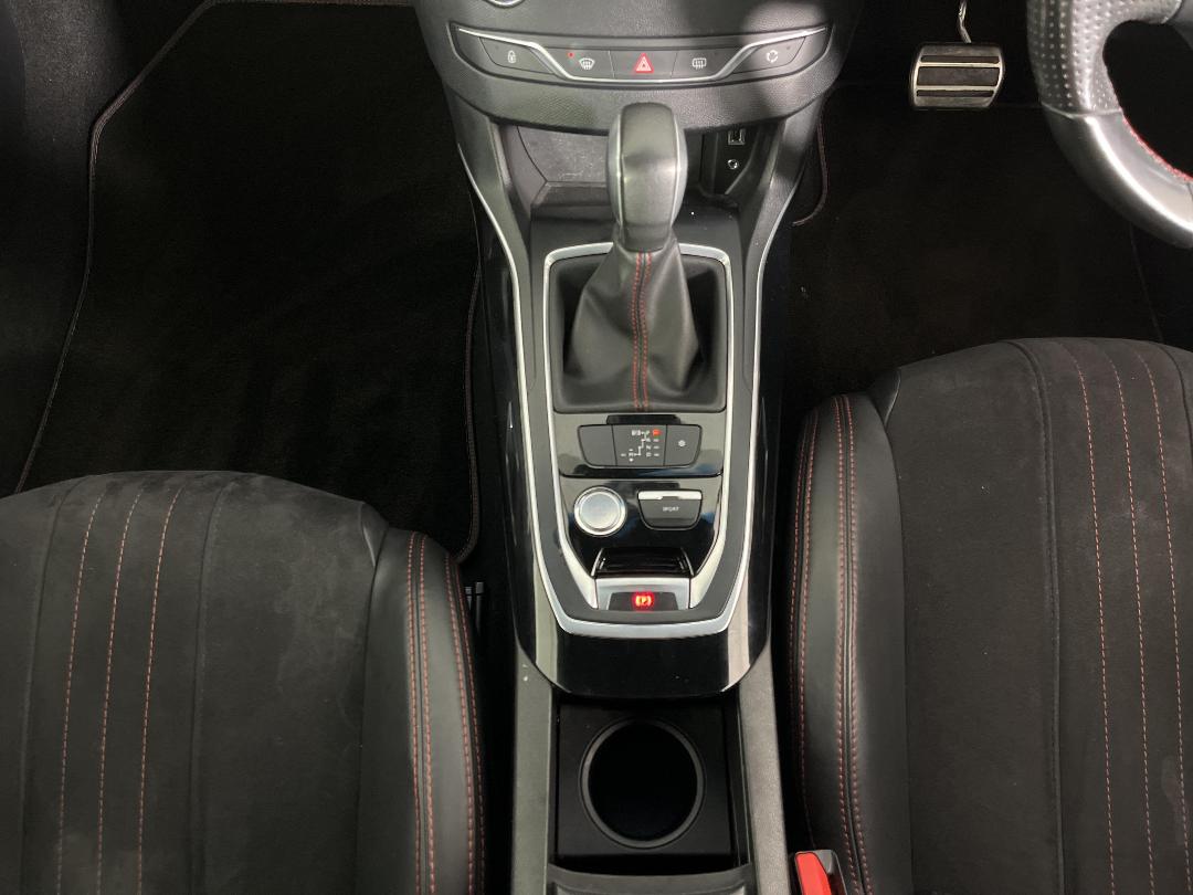 Photo '23' of Peugeot 308 Photo '23' of Peugeot 308