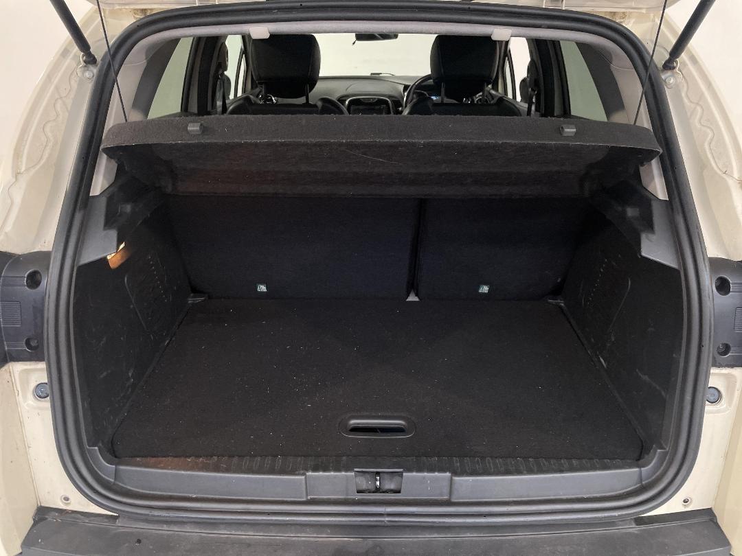 Photo '12' of Renault Captur Dynamique Photo '12' of Renault Captur Dynamique