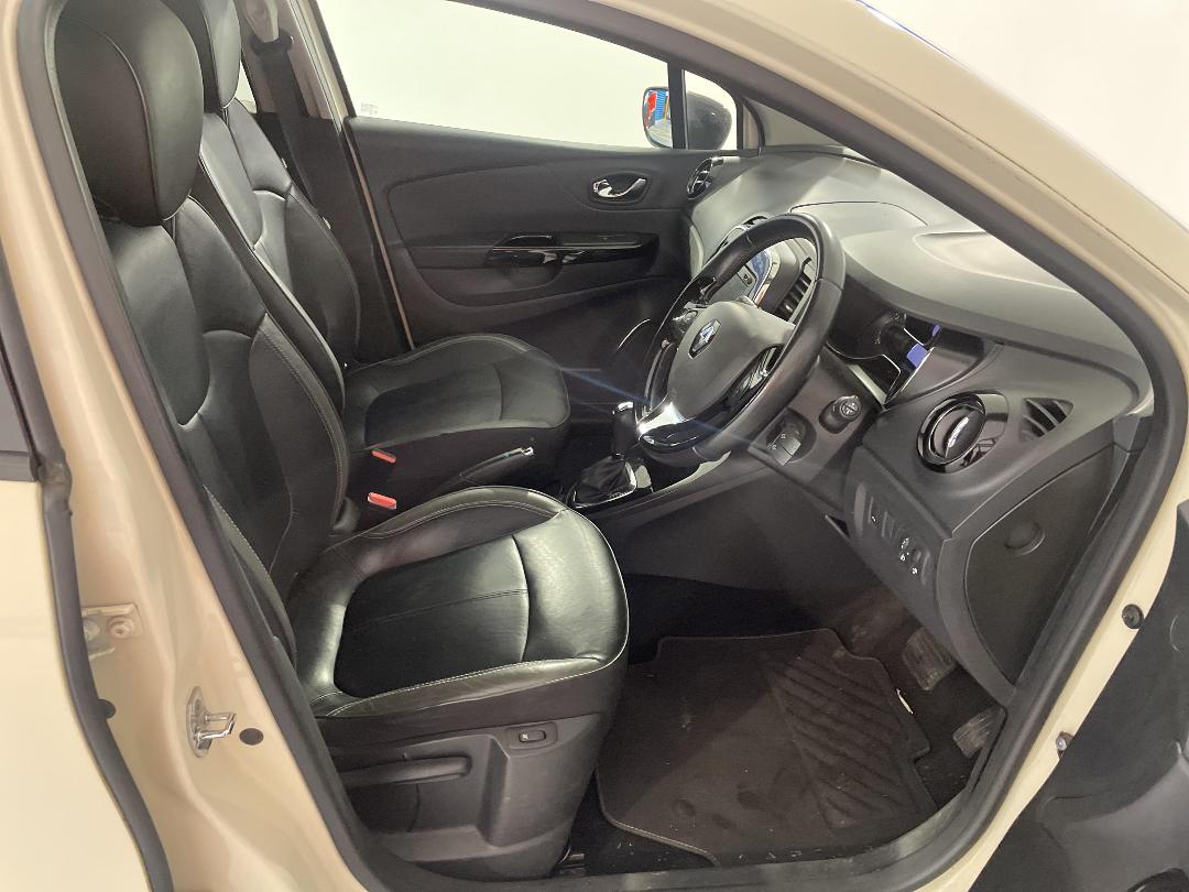 Photo '14' of Renault Captur Dynamique Photo '14' of Renault Captur Dynamique