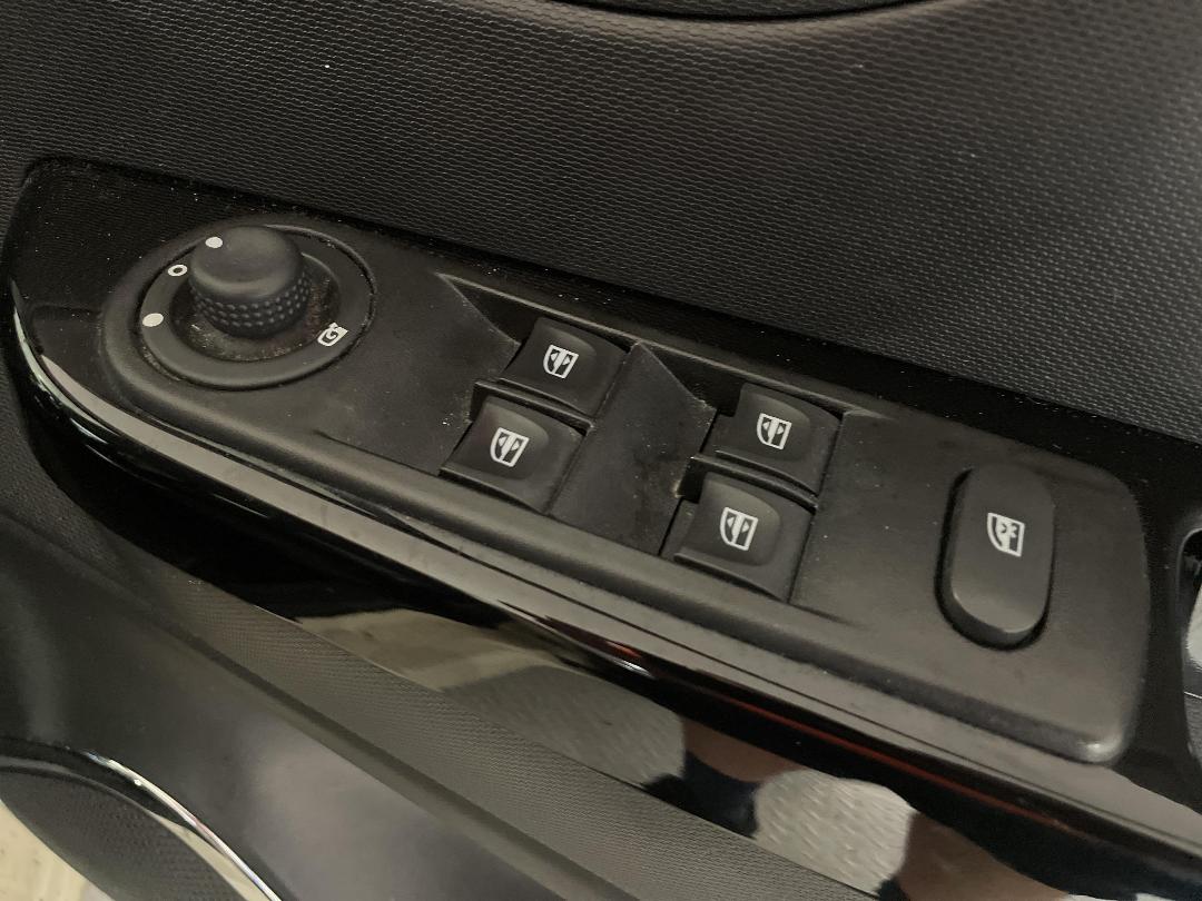 Photo '21' of Renault Captur Dynamique Photo '21' of Renault Captur Dynamique