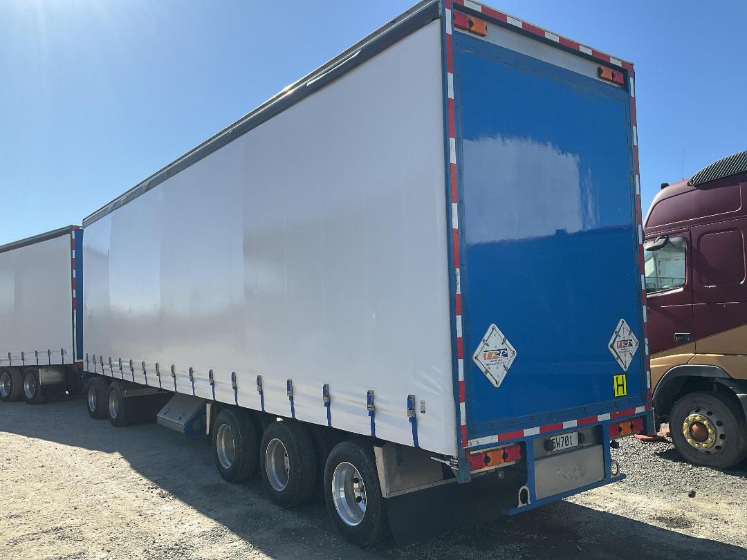 Photo '4' of Roadmaster FG 5A-11.5 Curtainsider Full