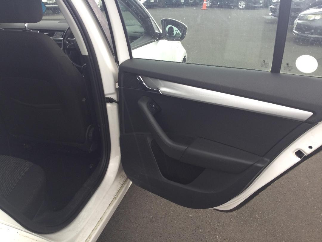 Photo '13' of Skoda Octavia TDI 81KW 7DSG L/B