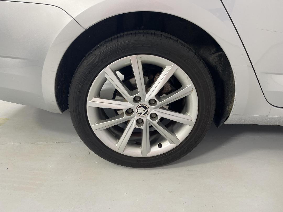 Photo '12' of Skoda Octavia Photo '12' of Skoda Octavia