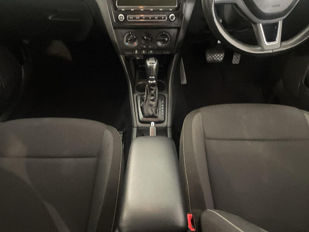 Photo '18' of Skoda Rapid