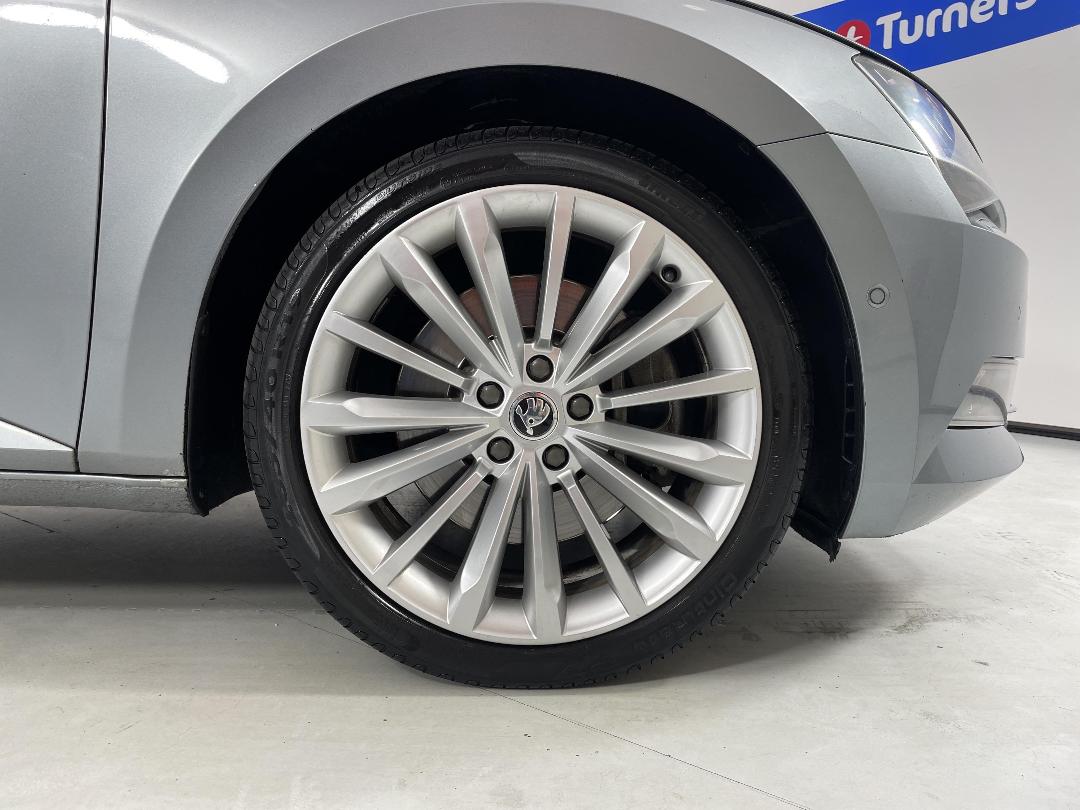 Photo '9' of Skoda Superb Photo '9' of Skoda Superb