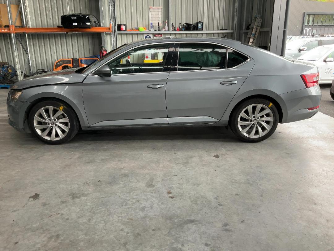 Photo '7' of Skoda Superb SED Style 110KW TDI