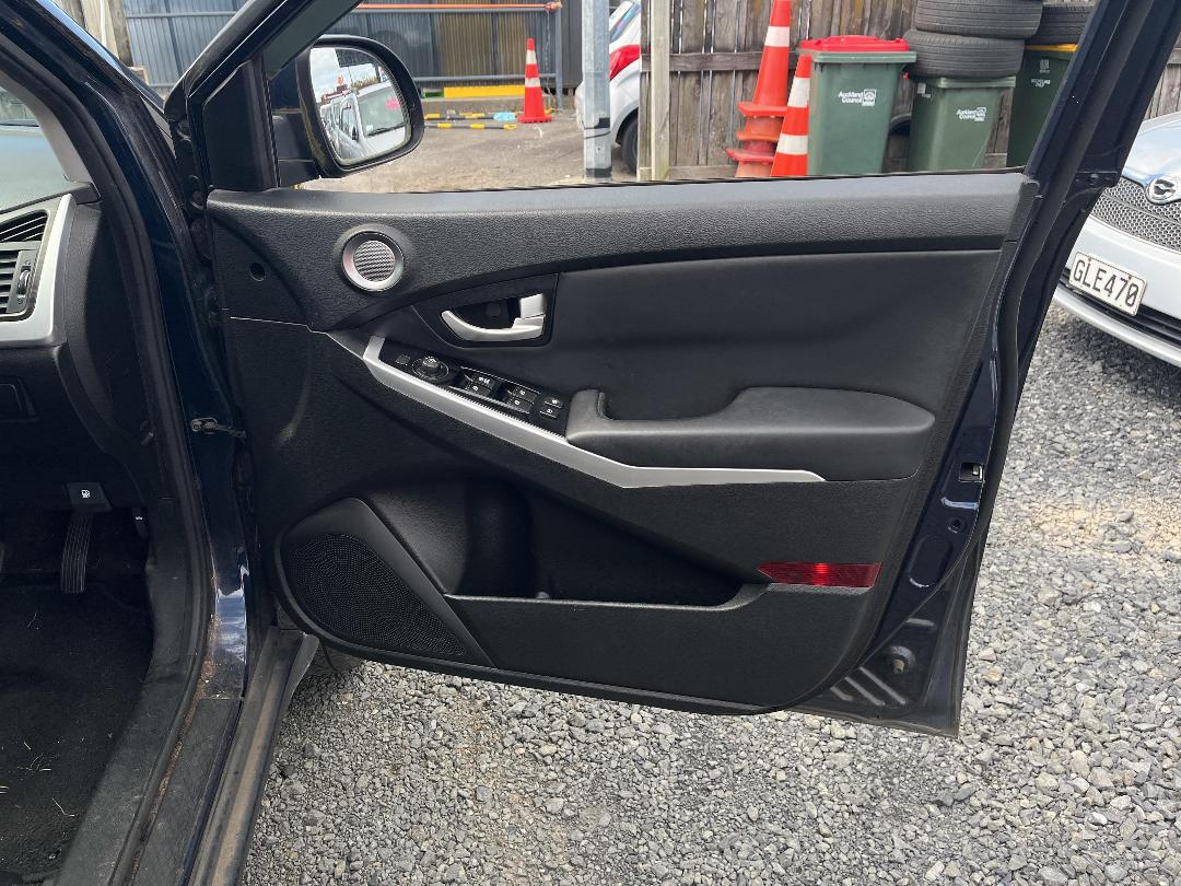 Photo '13' of Ssangyong Korando Petrol Auto Limited