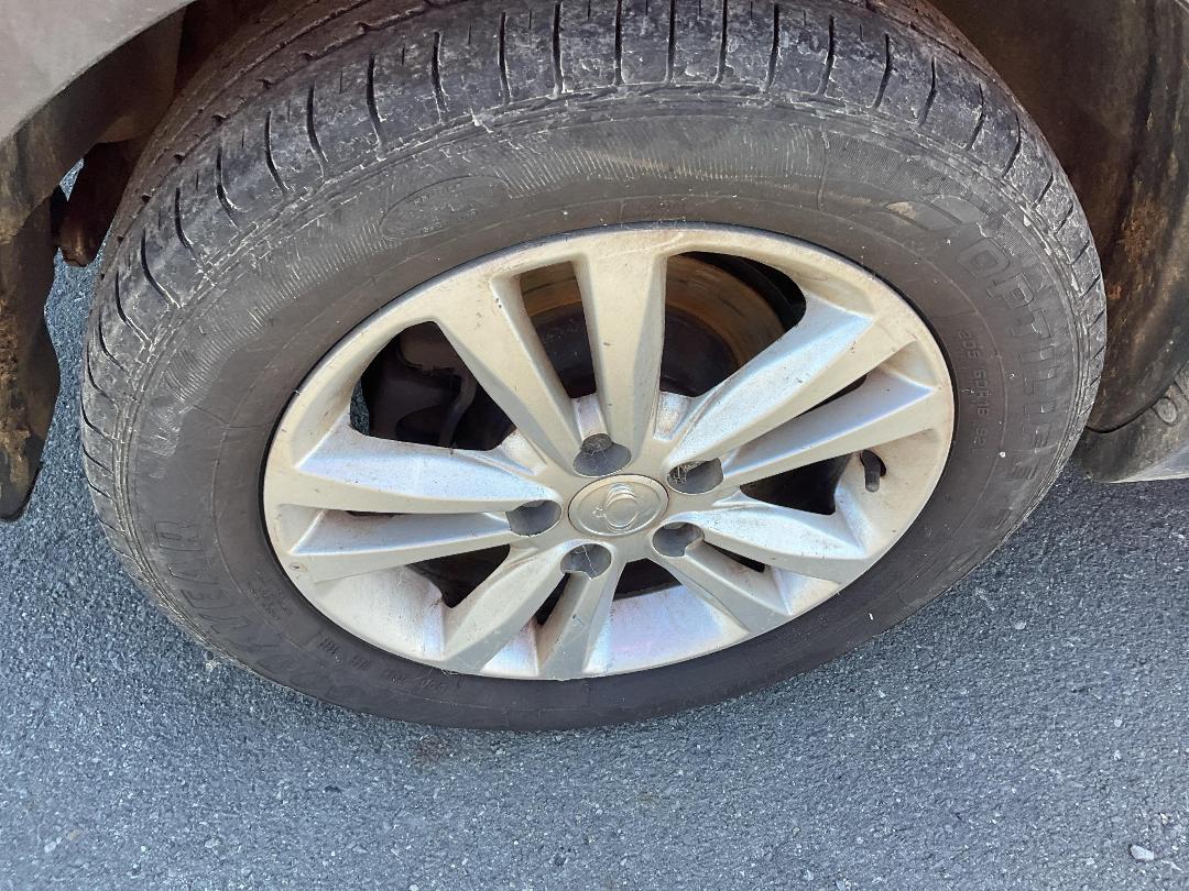 Photo '6' of Ssangyong Tivoli Sports Auto