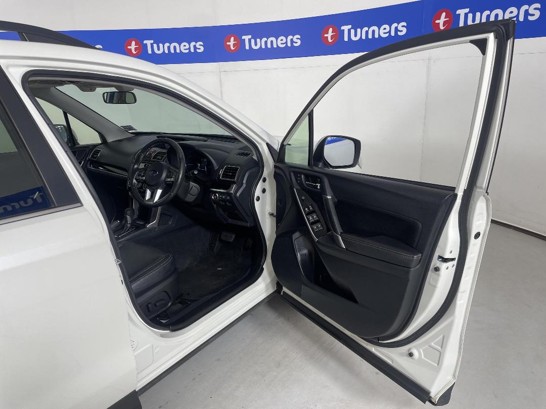 Photo '15' of Subaru Forester Photo '15' of Subaru Forester