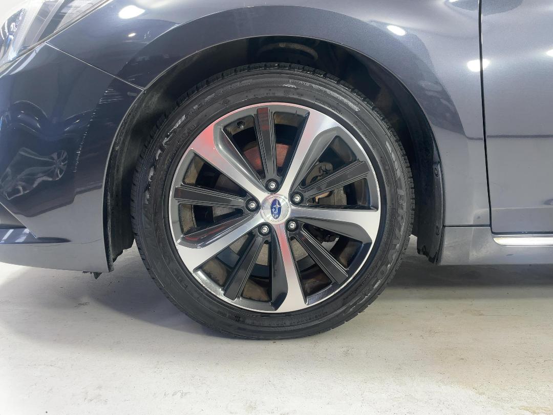 Photo '10' of Subaru Legacy