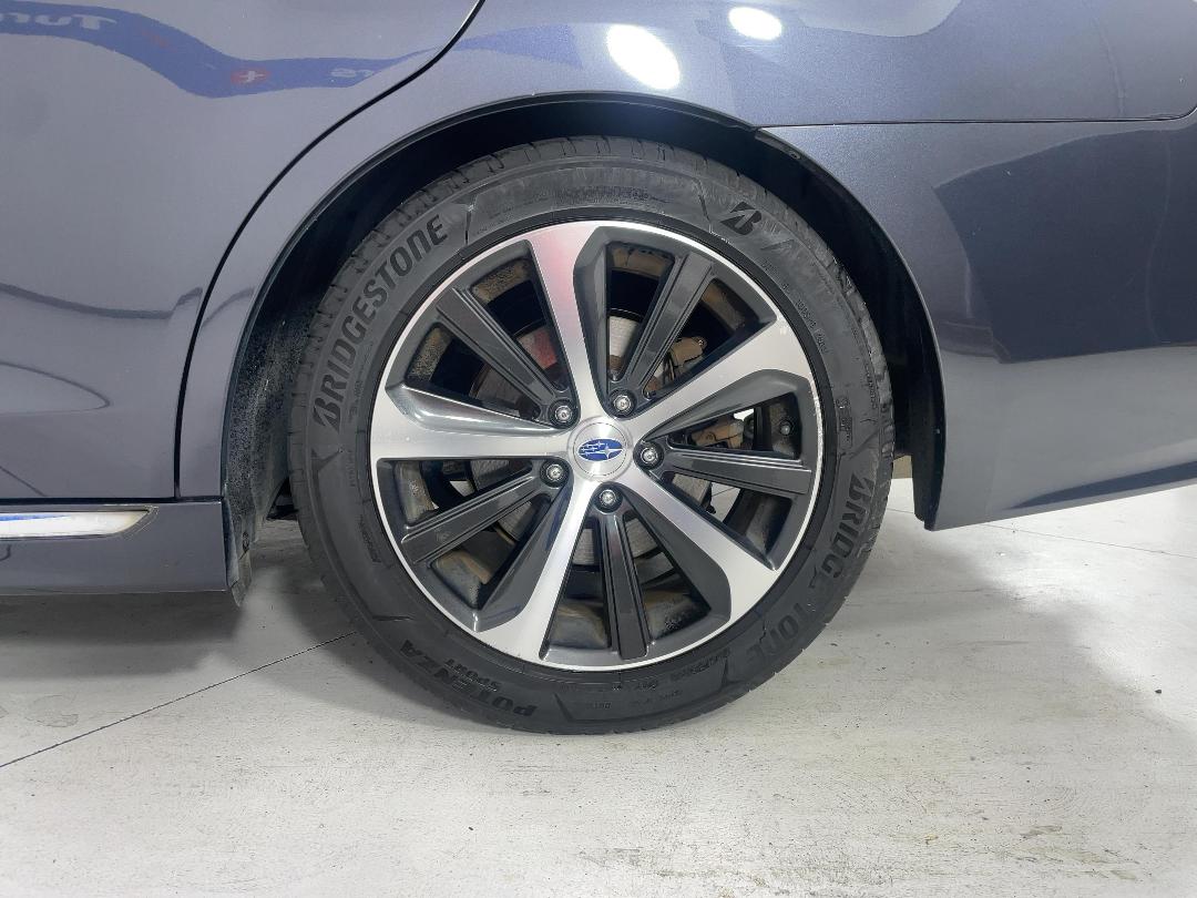 Photo '11' of Subaru Legacy