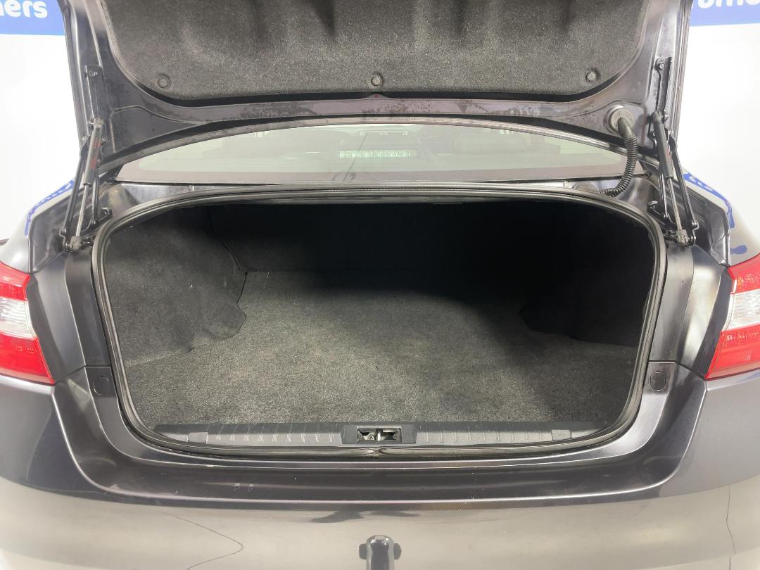 Photo '14' of Subaru Legacy