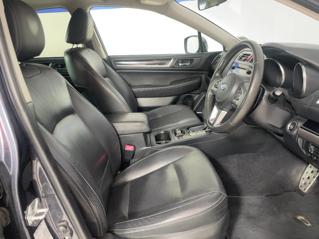 Photo '16' of Subaru Legacy