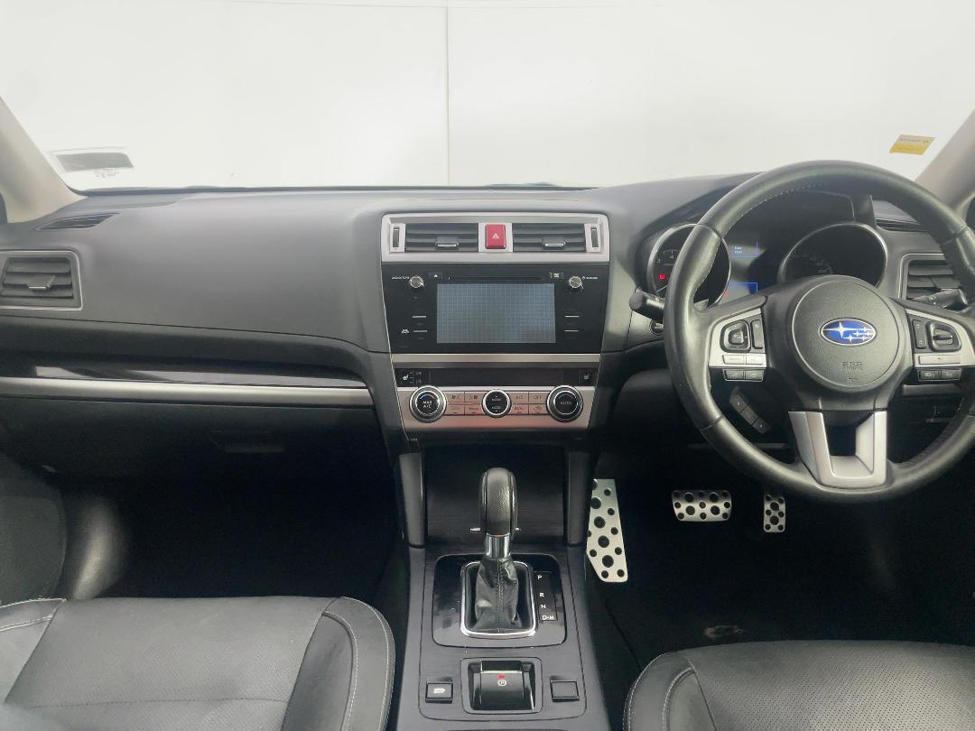 Photo '17' of Subaru Legacy