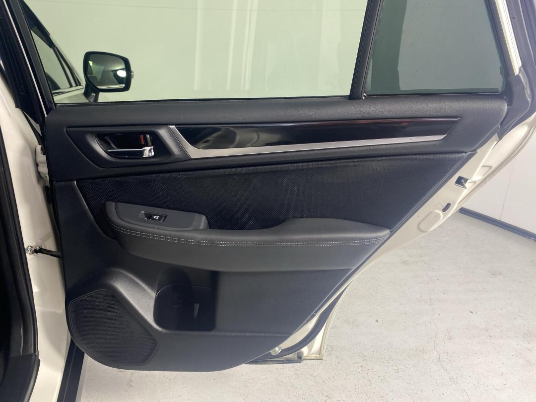 Photo '19' of Subaru Legacy Photo '19' of Subaru Legacy