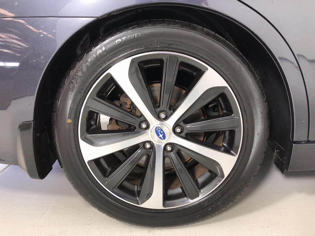 Photo '12' of Subaru Legacy