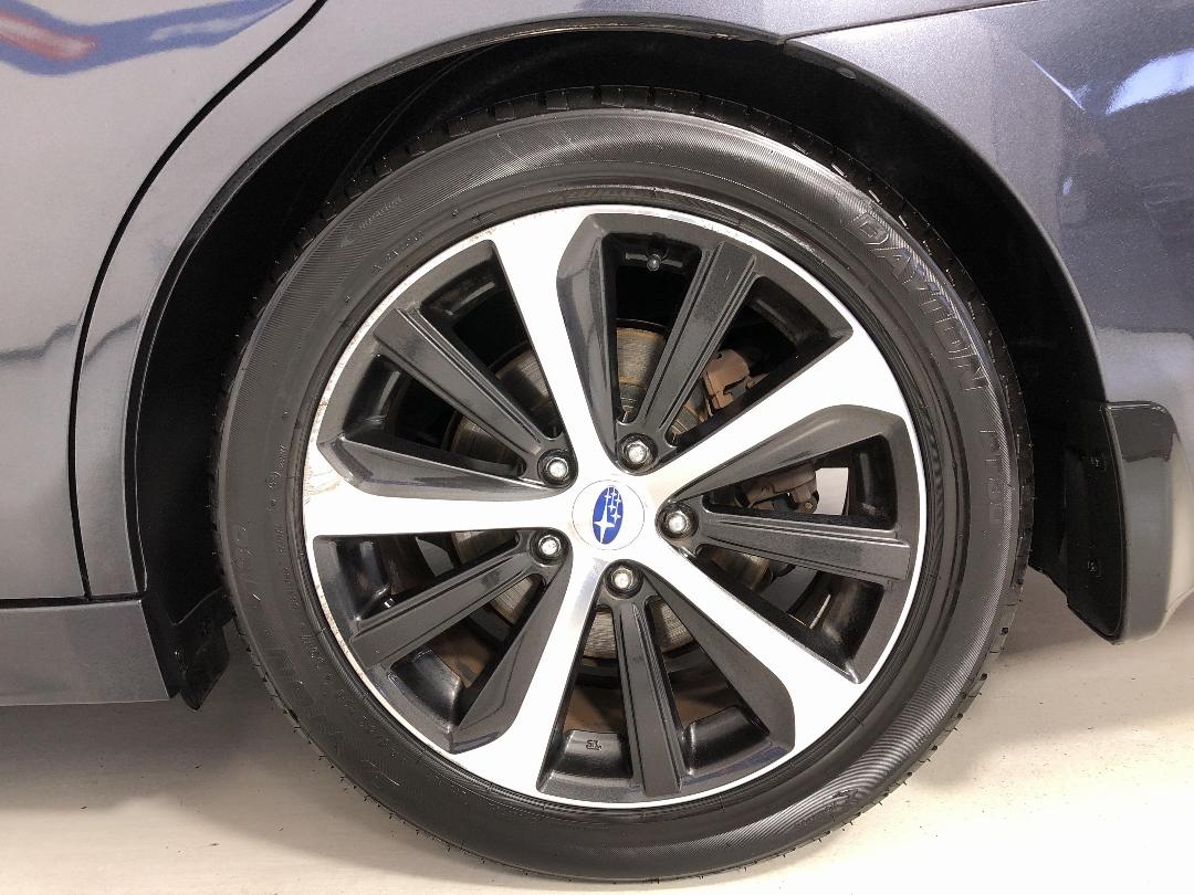 Photo '11' of Subaru Legacy