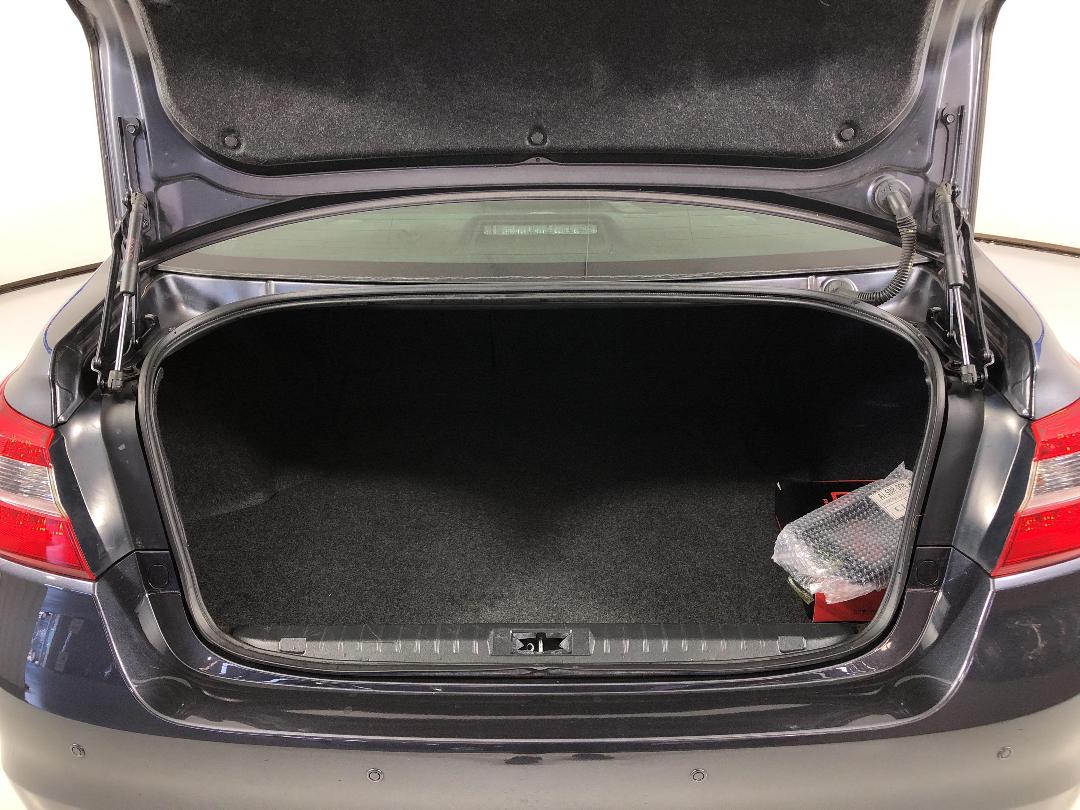 Photo '14' of Subaru Legacy