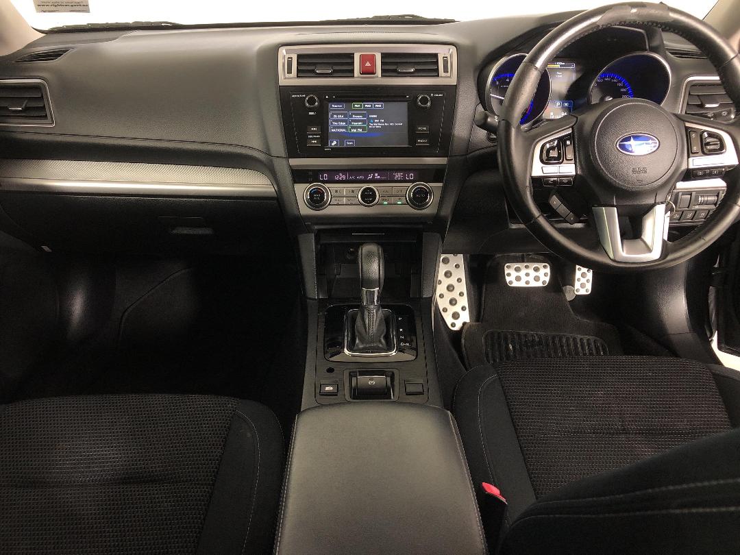 Photo '17' of Subaru Legacy