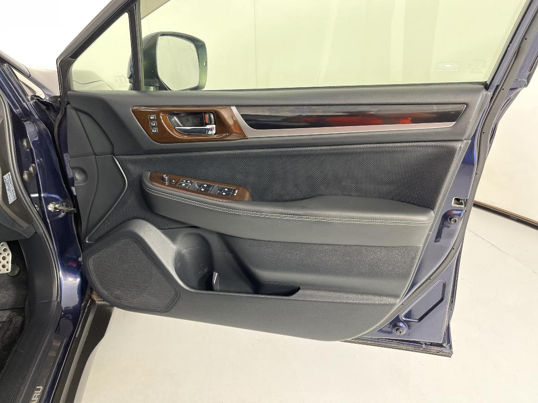 Photo '15' of Subaru Legacy