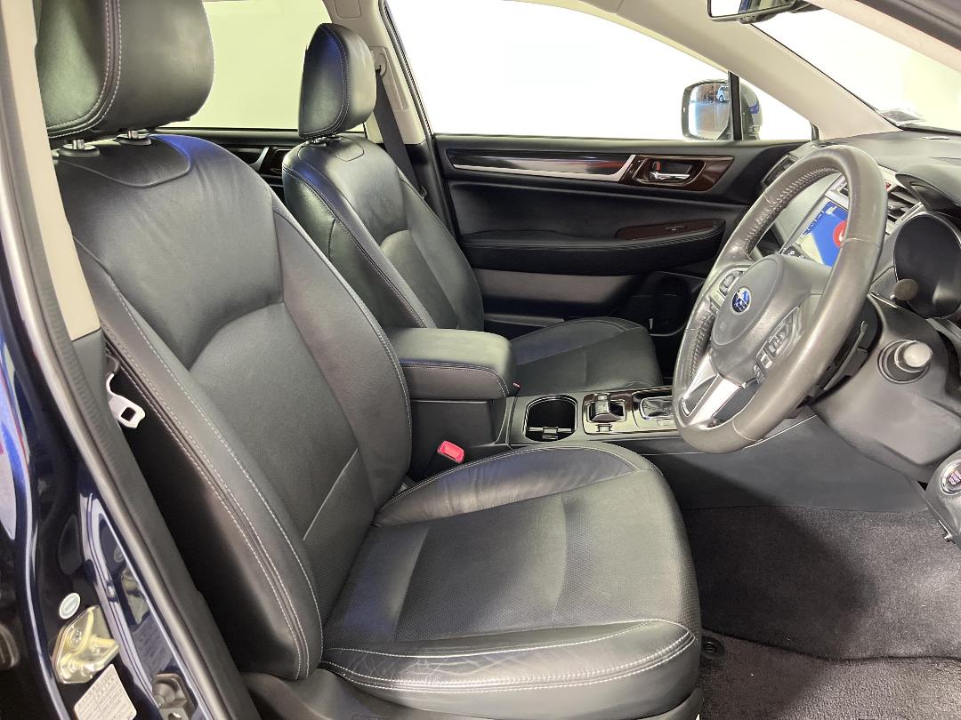 Photo '16' of Subaru Legacy