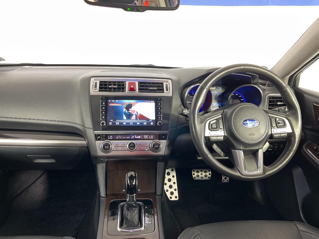 Photo '17' of Subaru Legacy