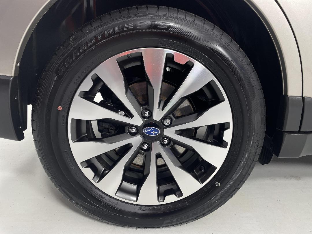 Photo '12' of Subaru Outback