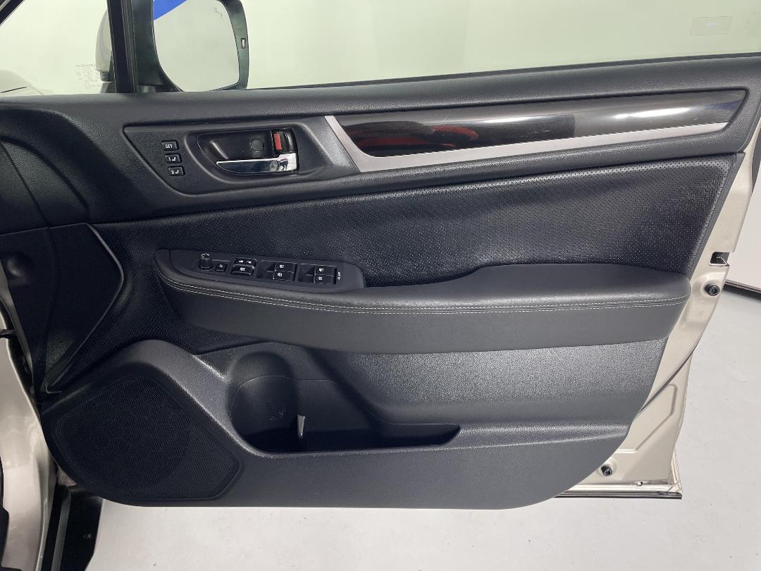 Photo '15' of Subaru Outback