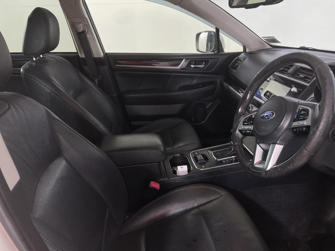 Photo '16' of Subaru Outback