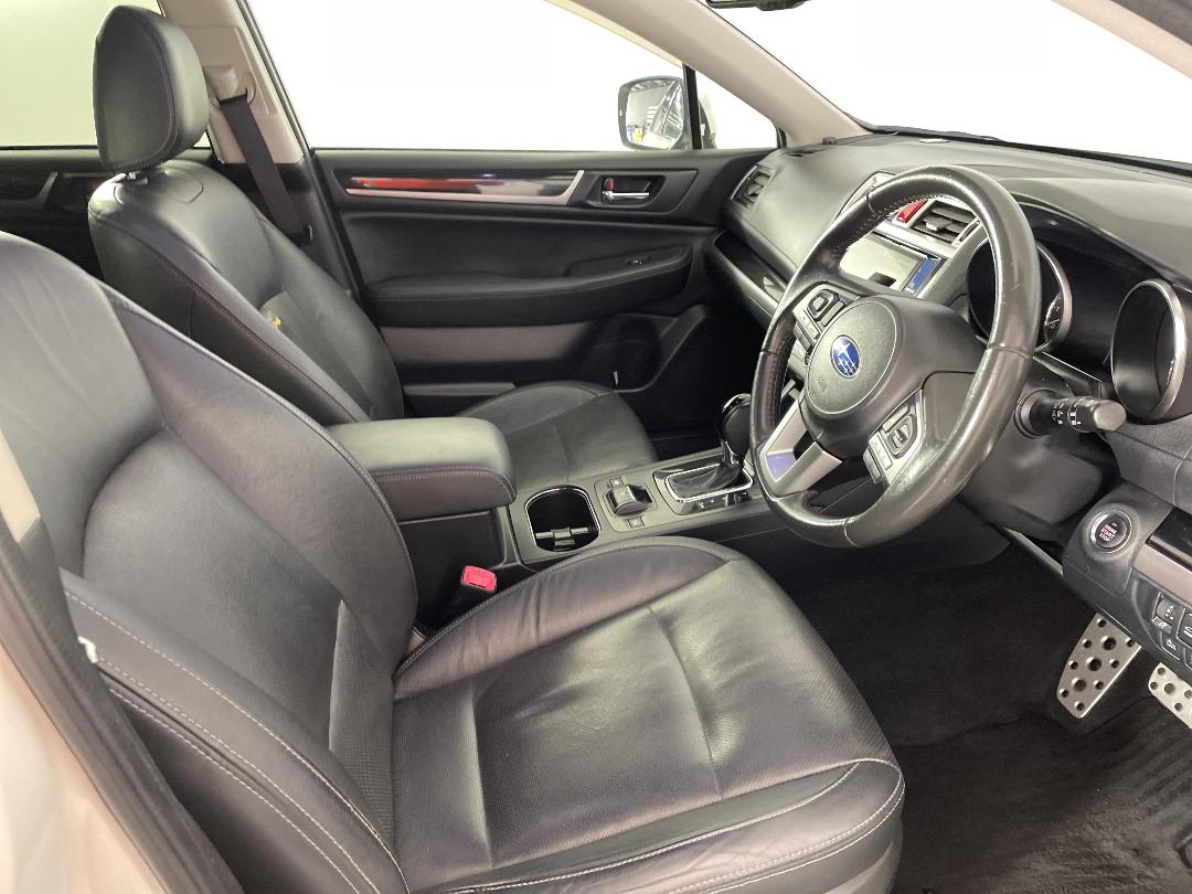 Photo '16' of Subaru Outback