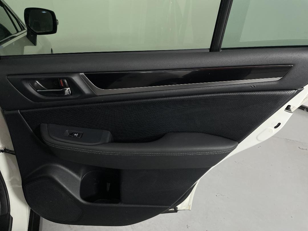 Photo '19' of Subaru Outback